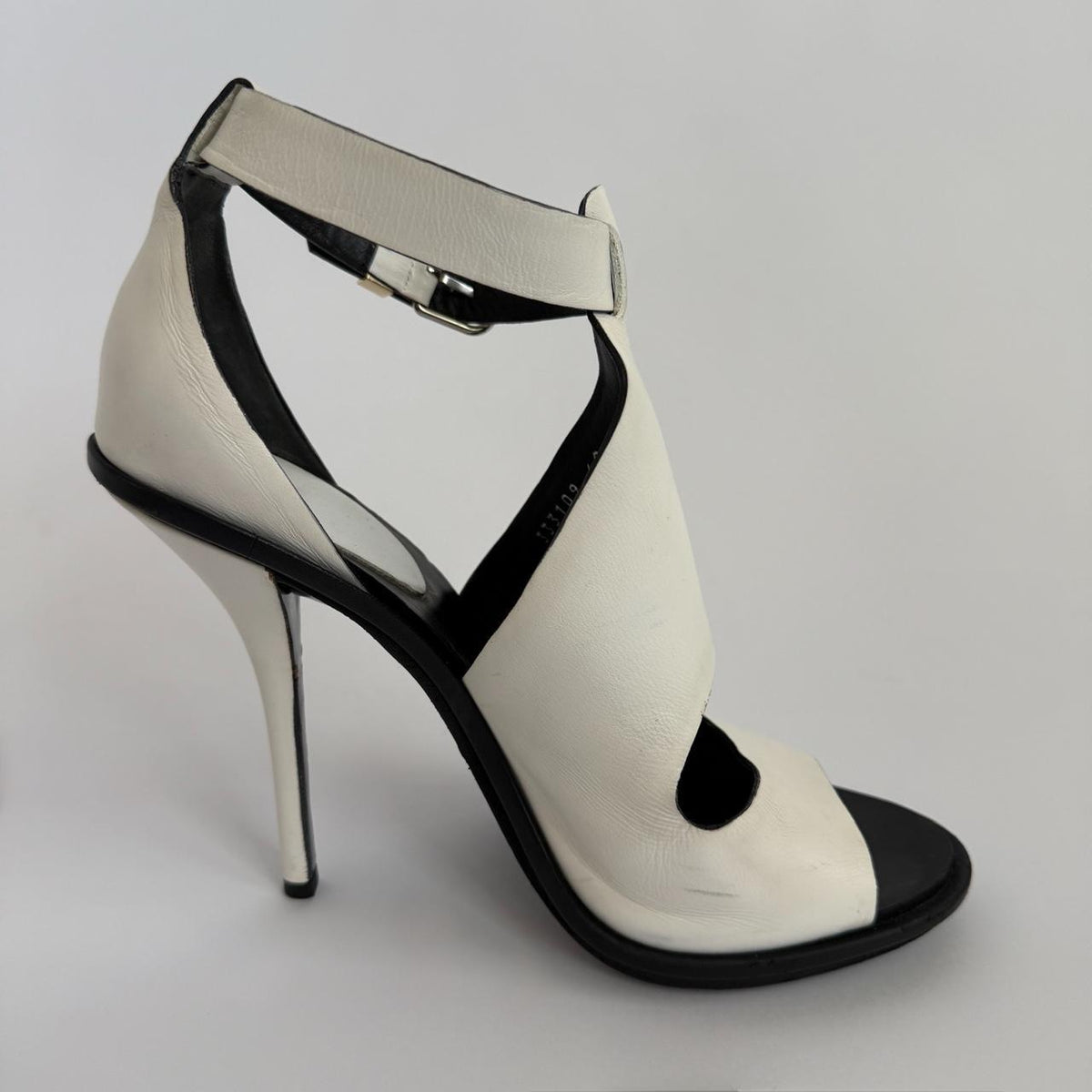 Balenciaga White Sculptural Heels Size 40